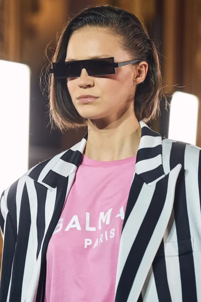 Look 64